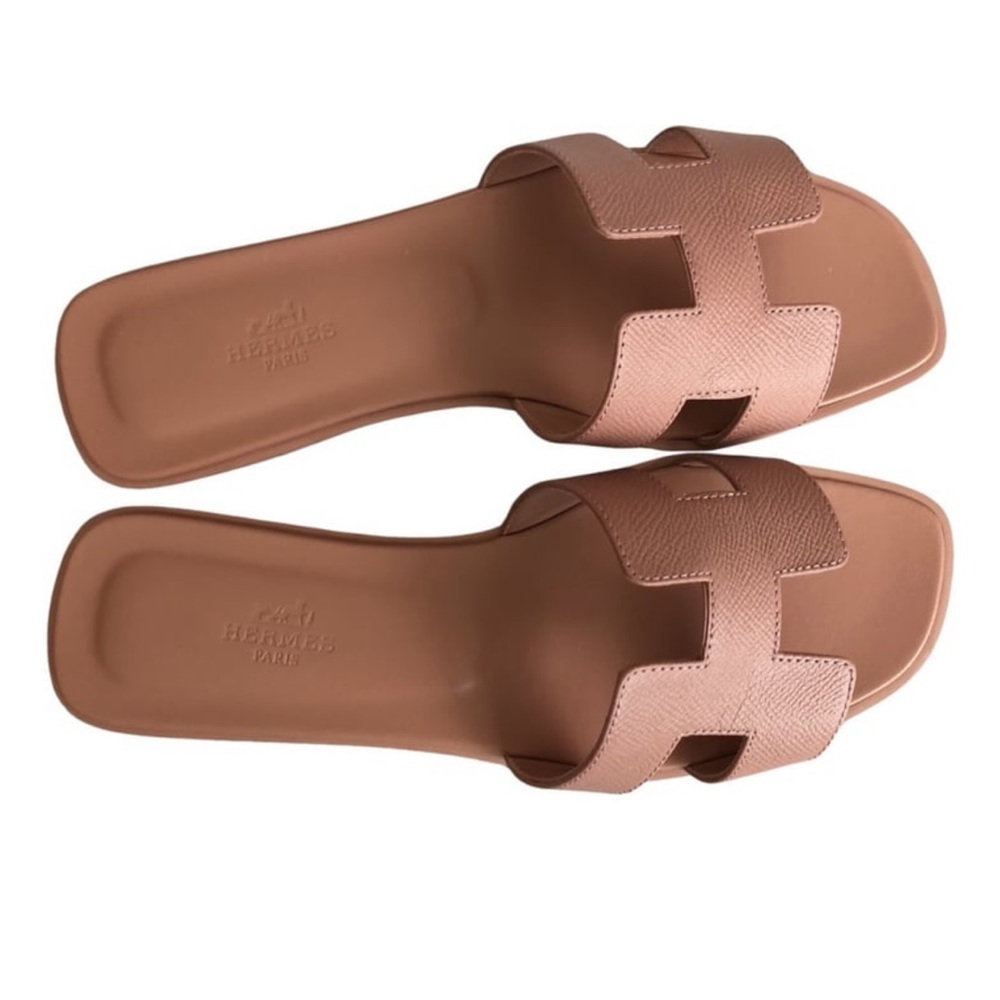 HERMES Authentic
Epsom Oran Sandals 38.5 Rose Aube. - Picture 4 of 12